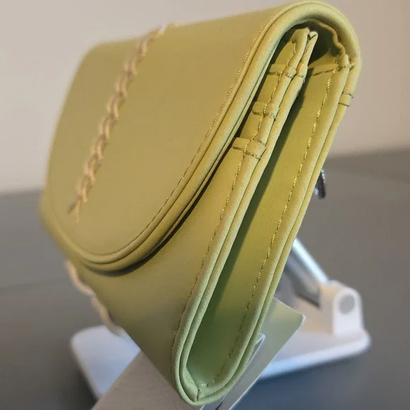 THE SAK NWT Fernwood Key Lime Large Leather Wallet - Picture 5 of 14